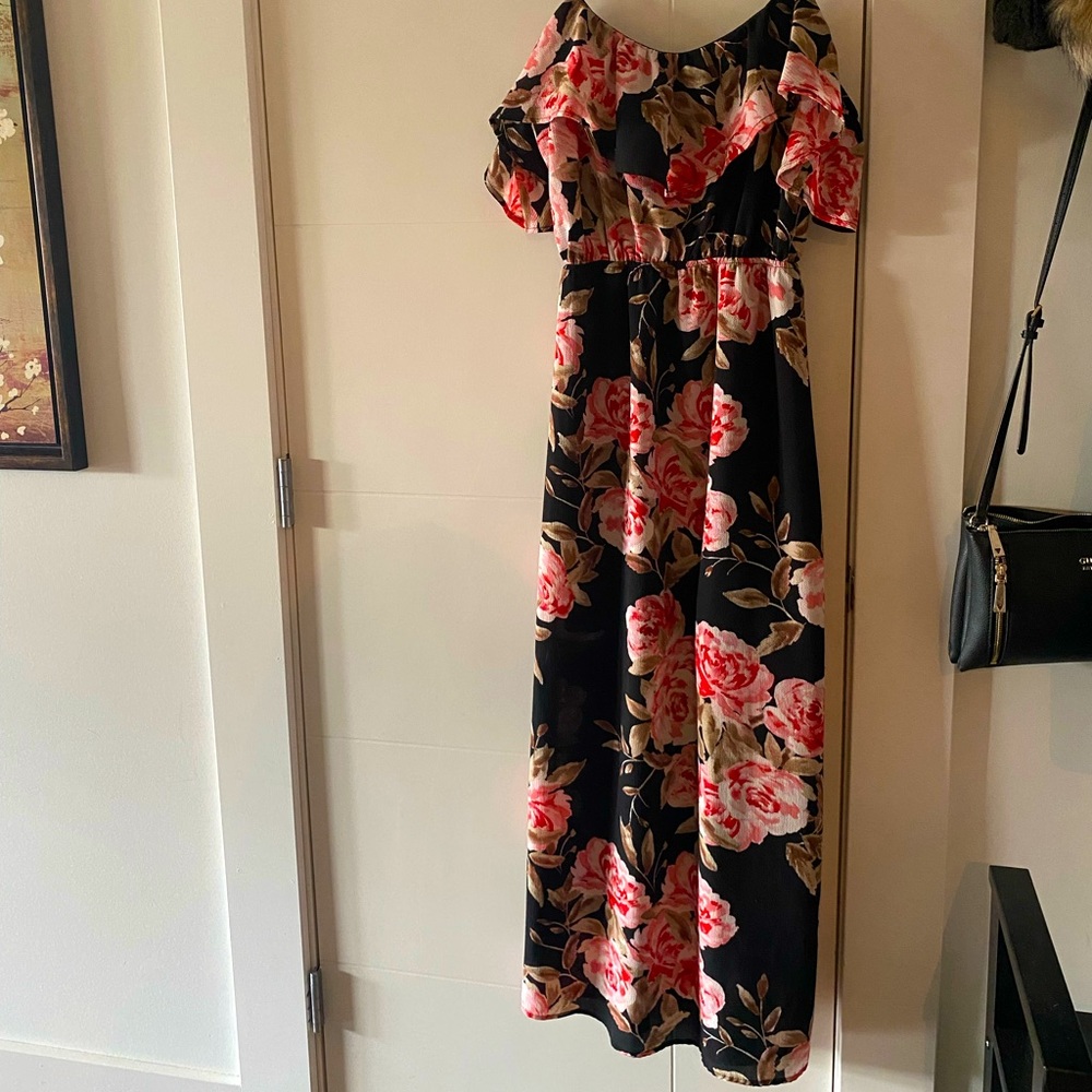 Floral cold shoulder maxi dress